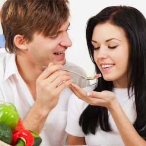 مصرف چه نوع خوراکیها و غذاهایی قبل و بعد از رابطه جنسی اهمیت دارد